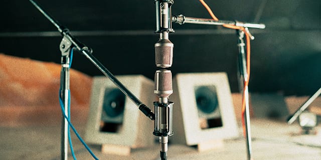 Reposition Mics with Dynamic Room Modeling